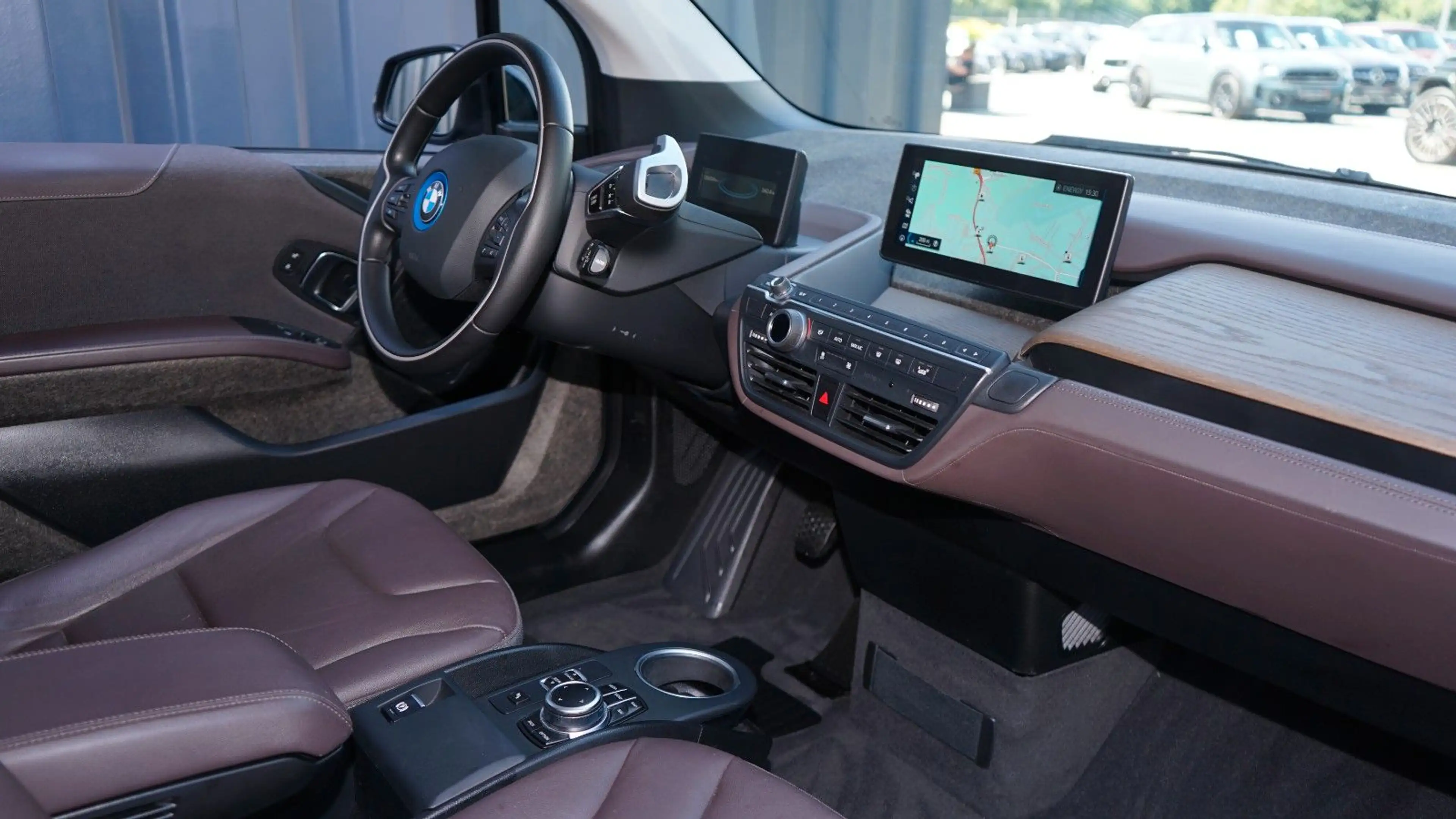 BMW i3 120AH SPORT PAKET*TWO TONE*LEDER TRUFFLE*20" — photo 5