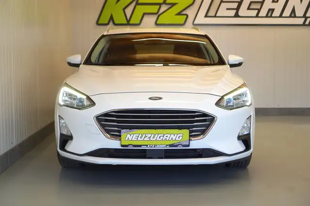 Ford Focus view 9