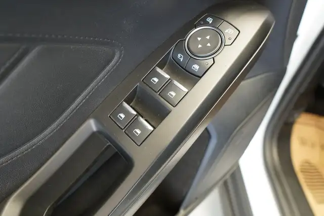 Ford Focus view 14