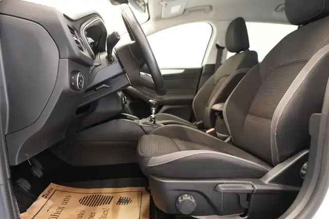 Ford Focus view 15