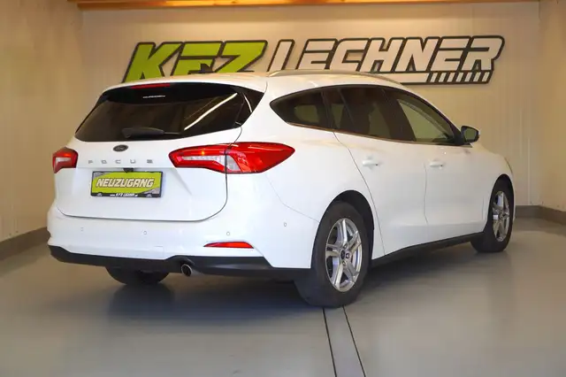 Ford Focus view 4