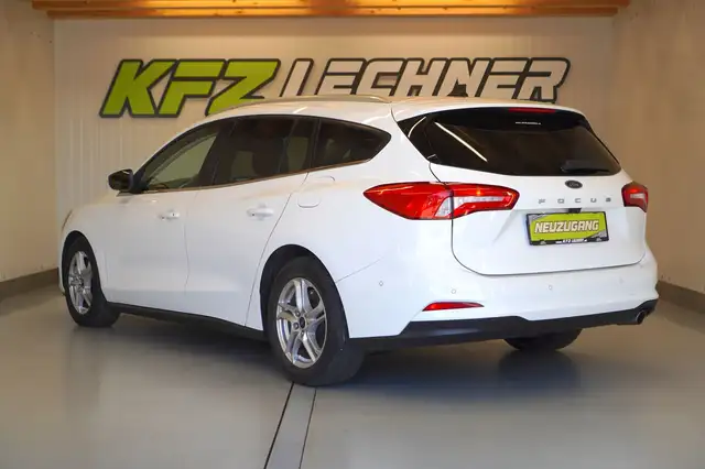 Ford Focus view 7
