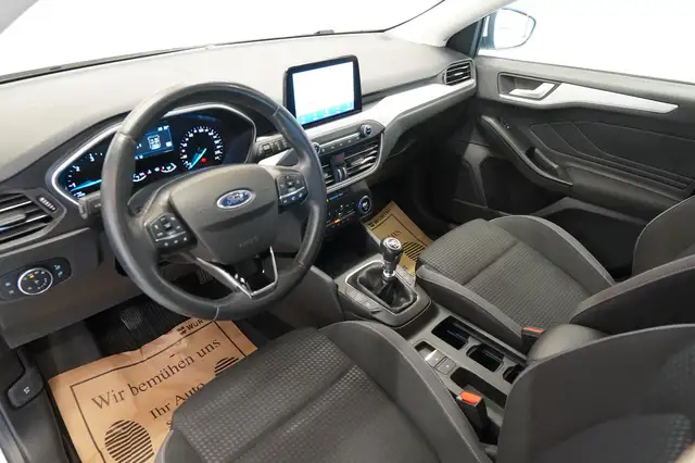 Ford Focus view 13