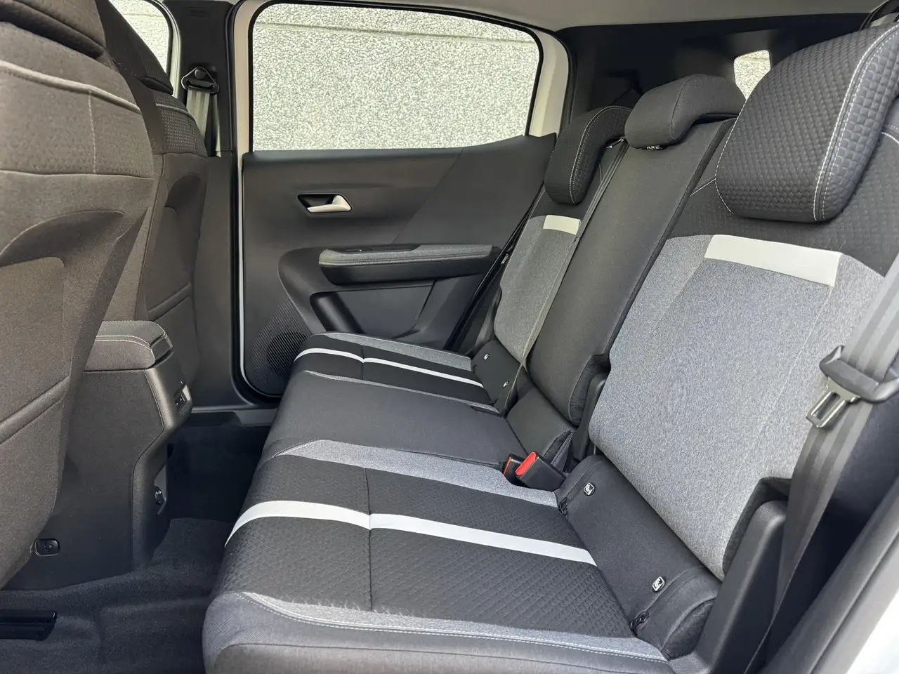 Opel Frontera MILD HYBRID 145PK GS 7ZIT/CAMERA/NAVI 13