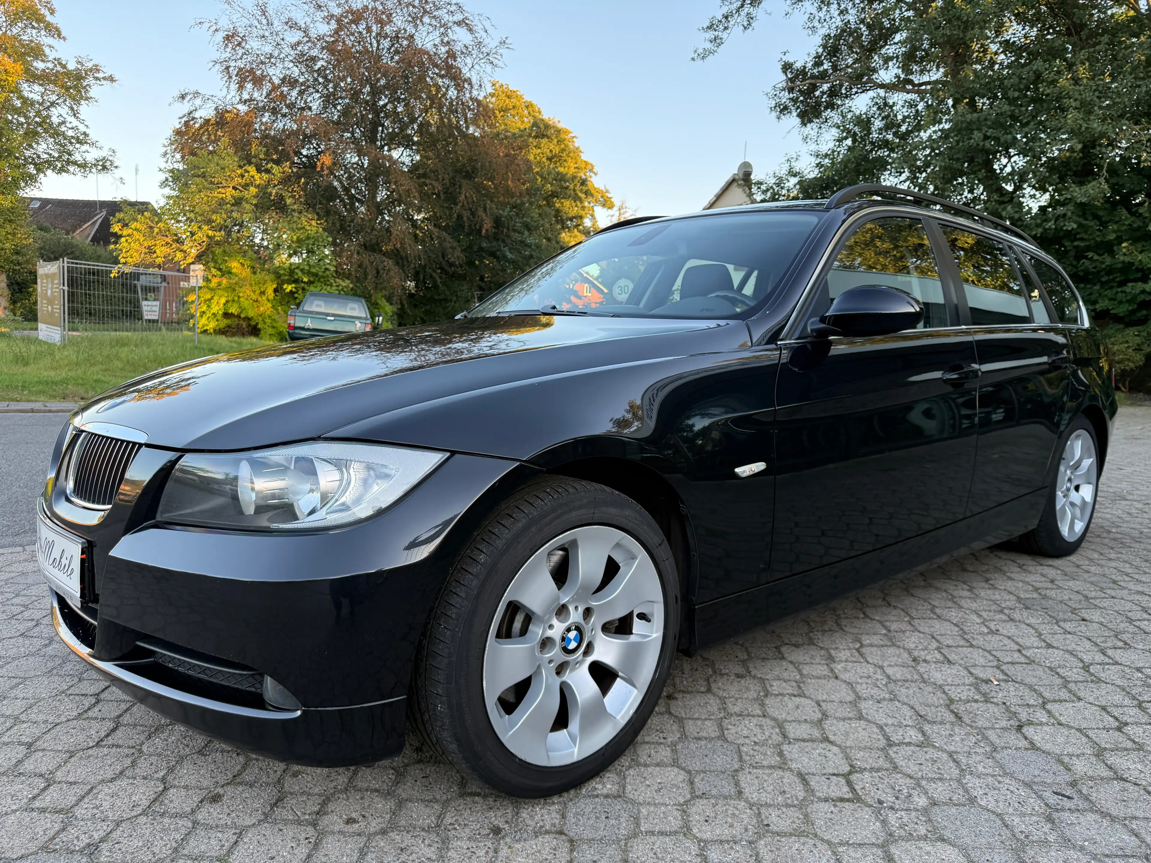 BMW 325 D Touring *nur 193 TKM*HU neu*2.Hand*Scheckheft*Navi*PDC*SHZ* — photo 4