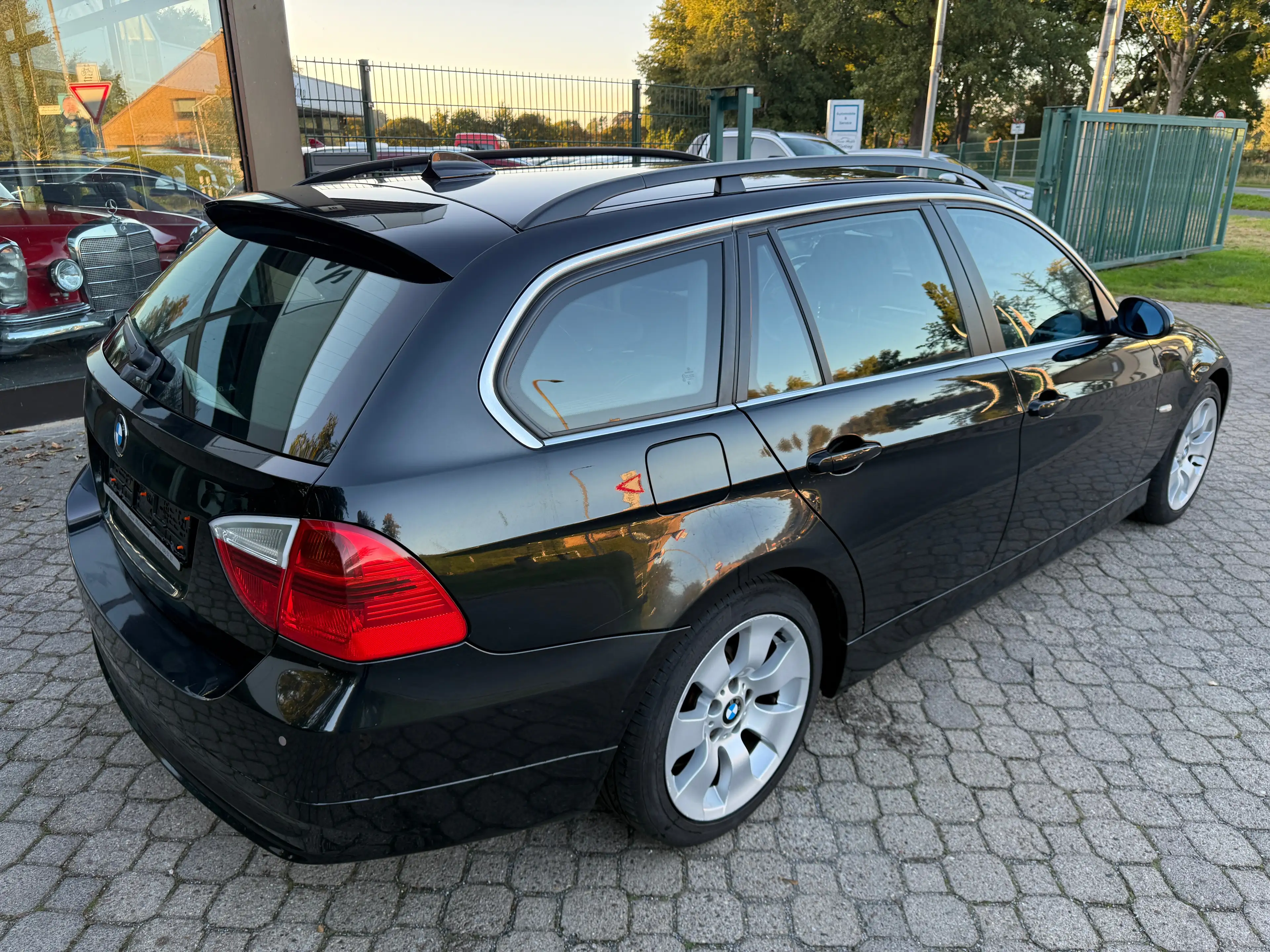 BMW 325 D Touring *nur 193 TKM*HU neu*2.Hand*Scheckheft*Navi*PDC*SHZ* — photo 5