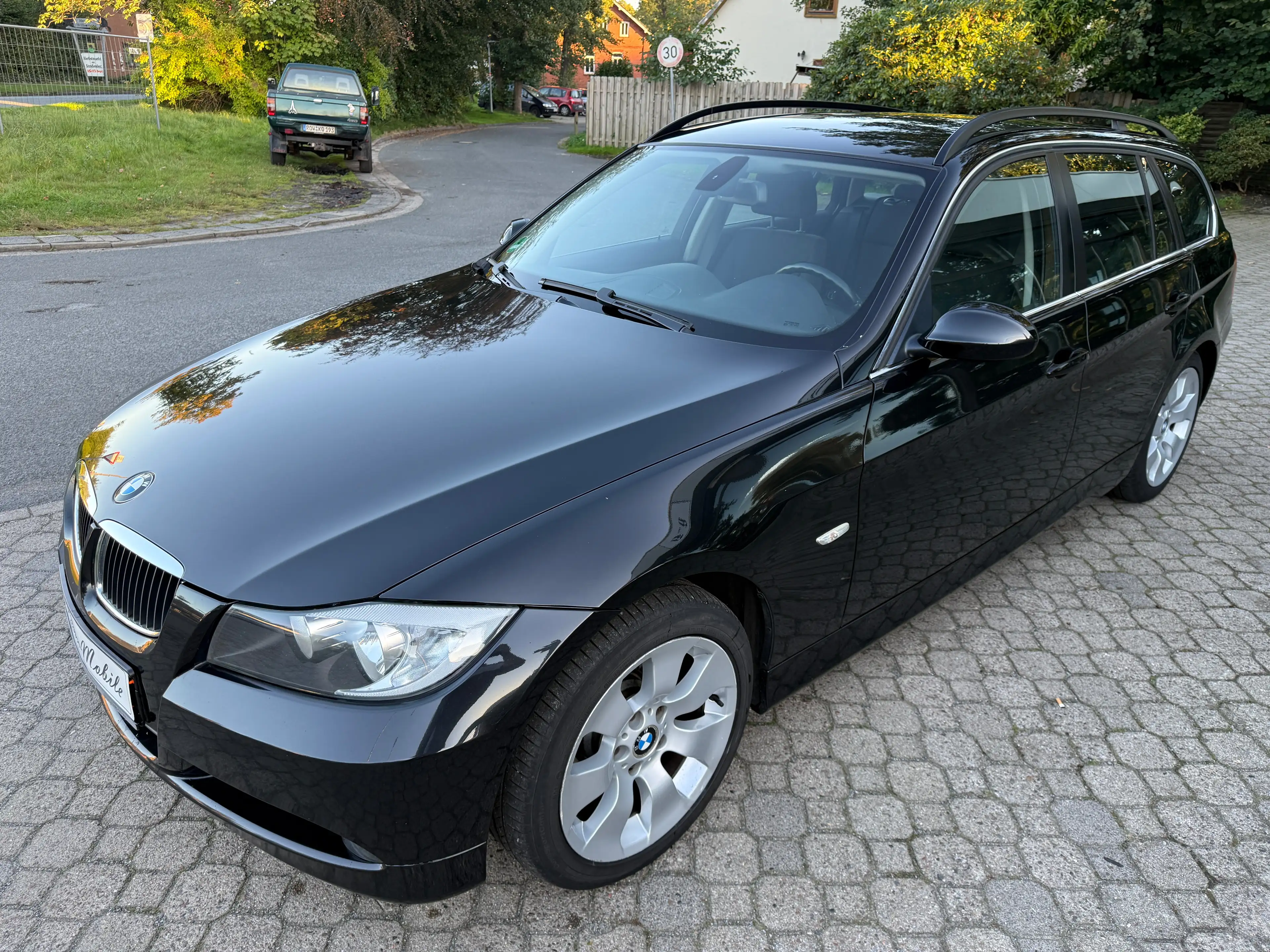 BMW 325 D Touring *nur 193 TKM*HU neu*2.Hand*Scheckheft*Navi*PDC*SHZ* — photo 2