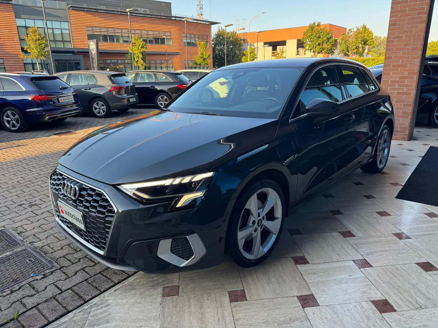 Audi A3 A3 Sportback 40 1.4 tfsi e Advanced s-tronic Grijs - 1