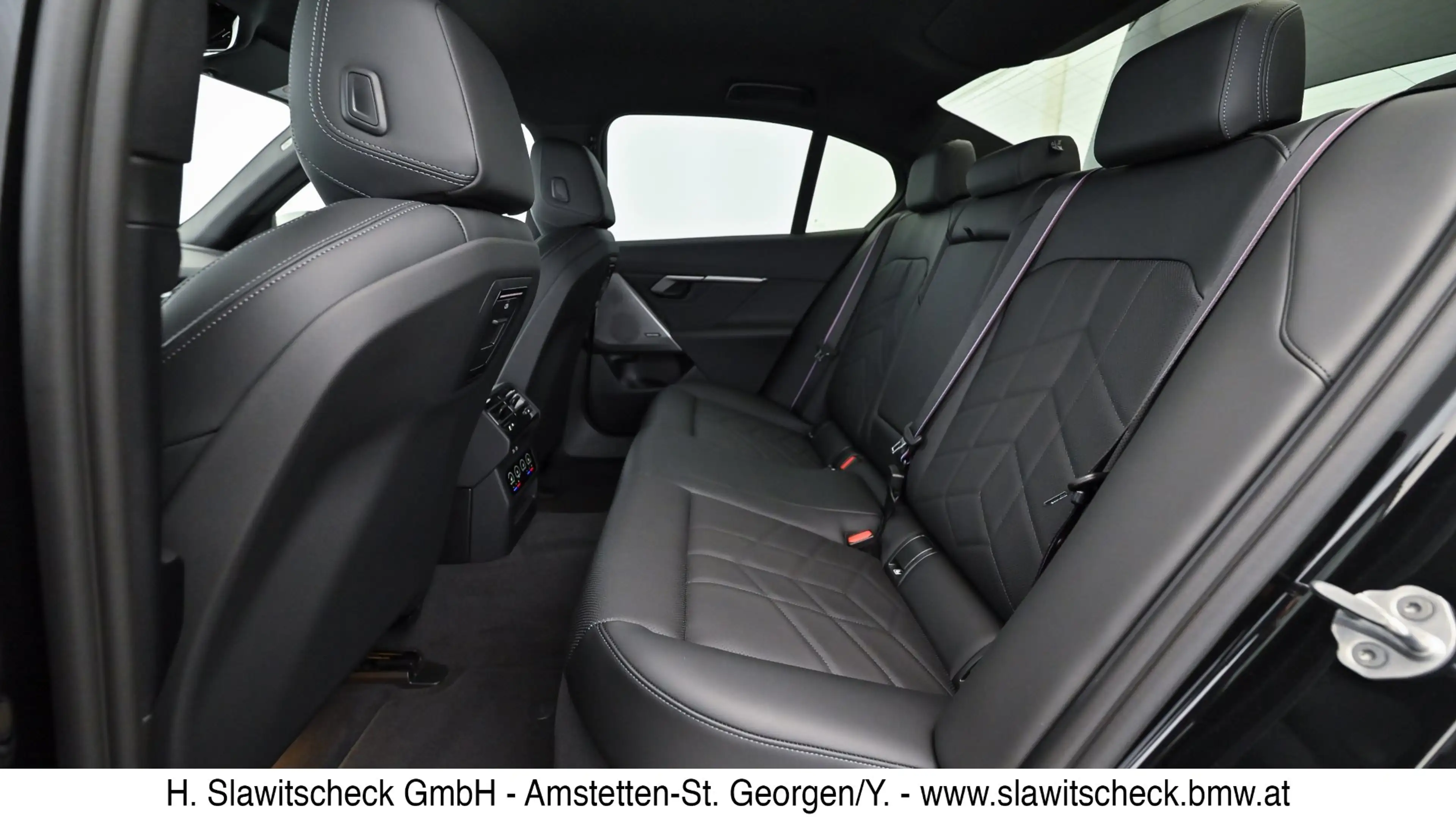 BMW 520 d xDrive G60 — photo 13