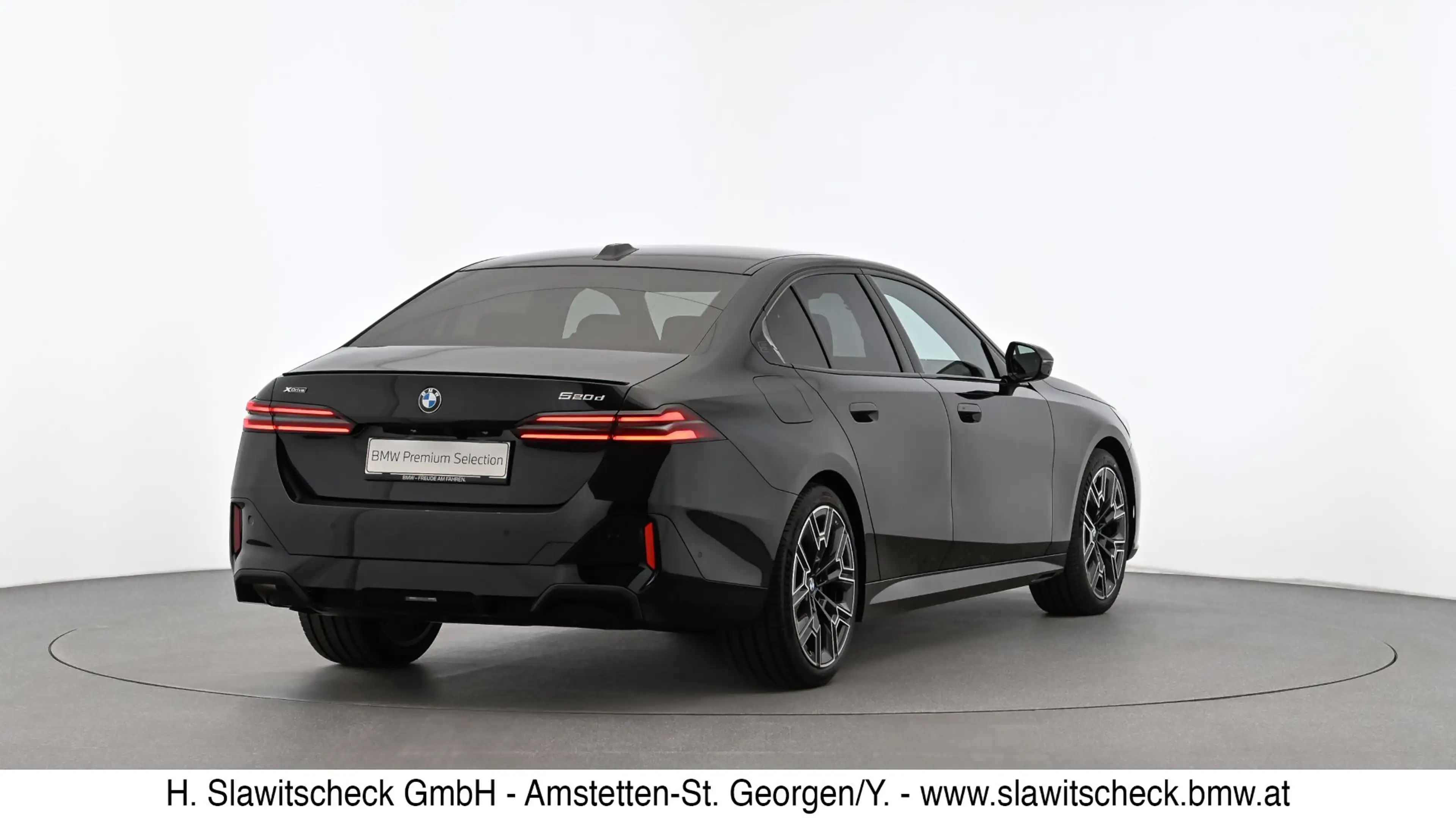 BMW 520 d xDrive G60 — photo 3