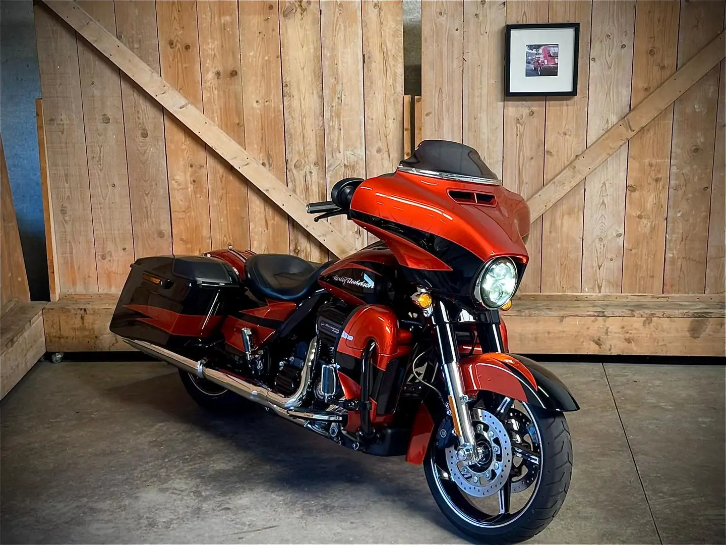 Harley-Davidson Street Glide Cvo STREETGLIDE / 1868 / 114CI / FLHXSE / 2017 / O Orange - 2