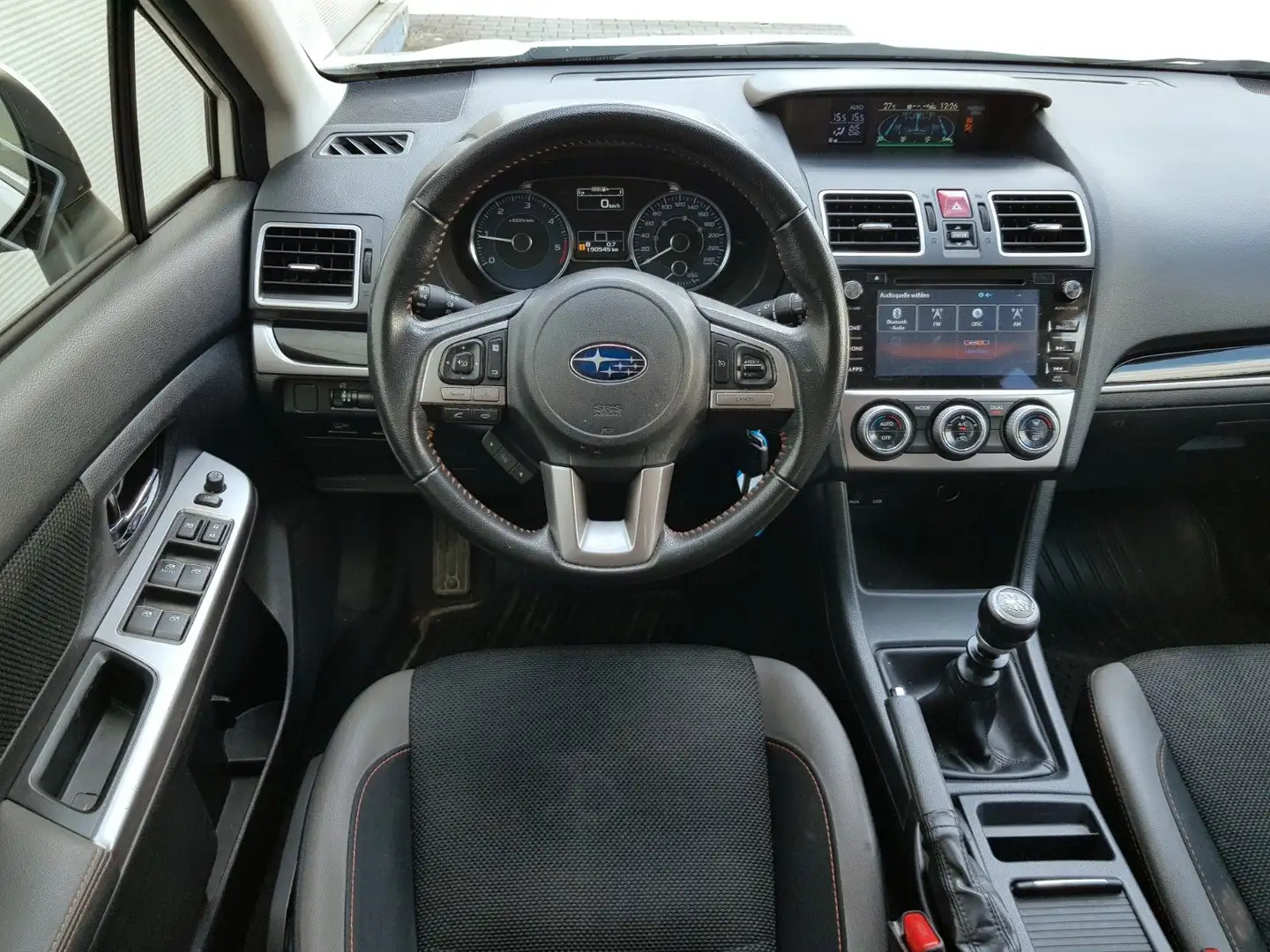 Subaru XV 2.0d Comfort (Kamera) Bílá - 2