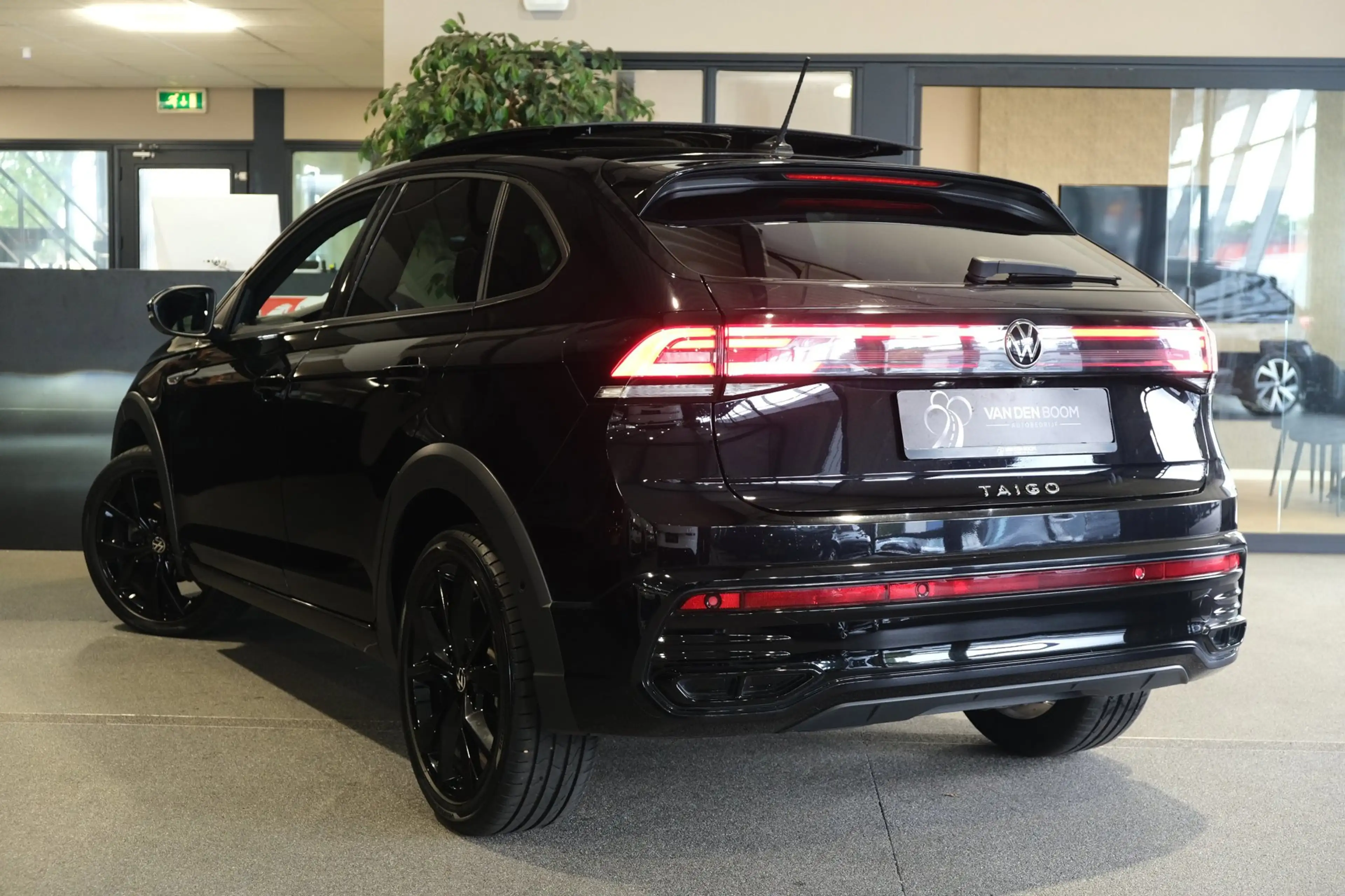 Volkswagen Taigo 1.5 TSI 2x R-Line 150PK DSG Black Style Pano IQ Ma — photo 8