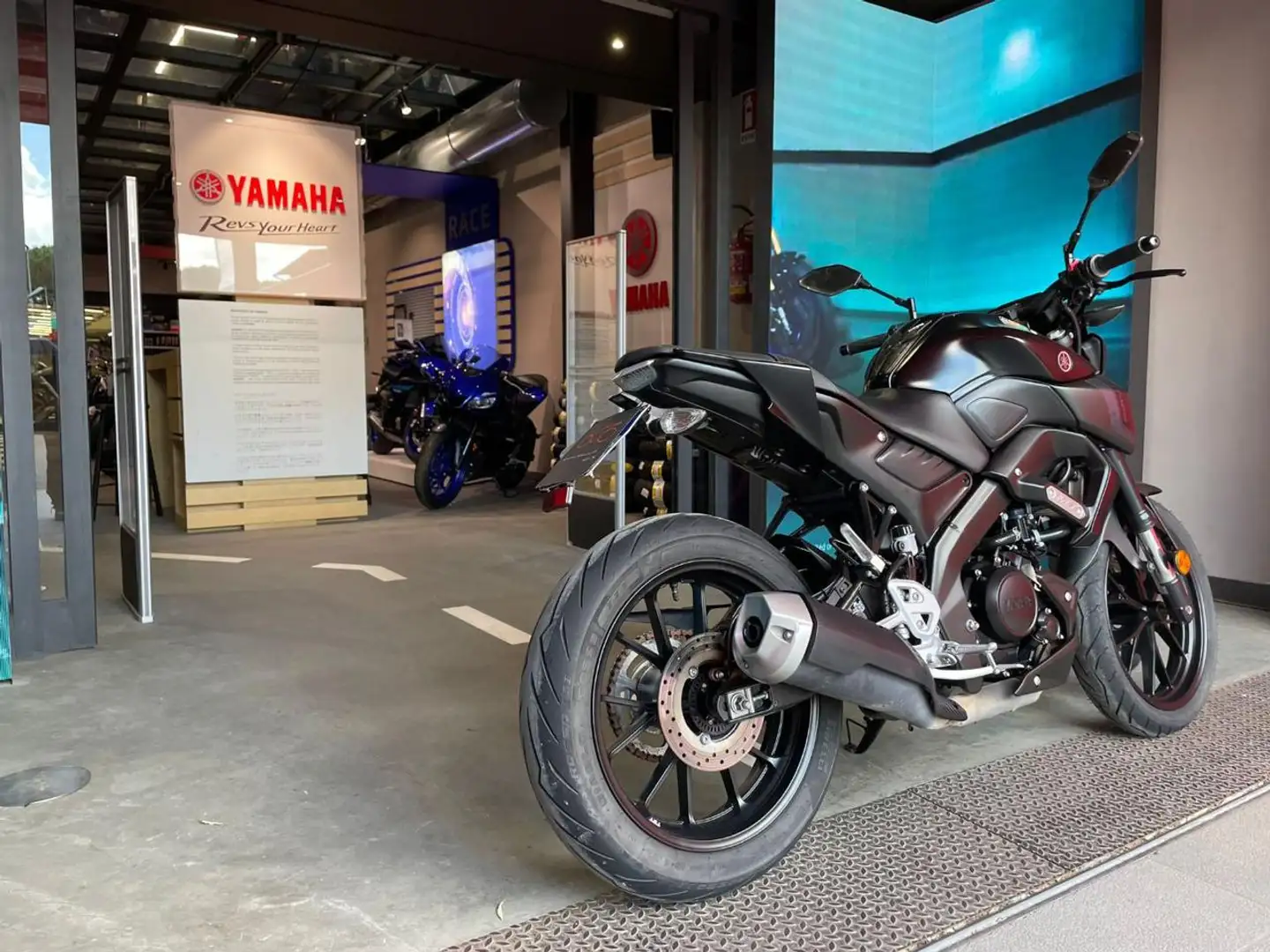 Yamaha MT-125 . Negru - 2