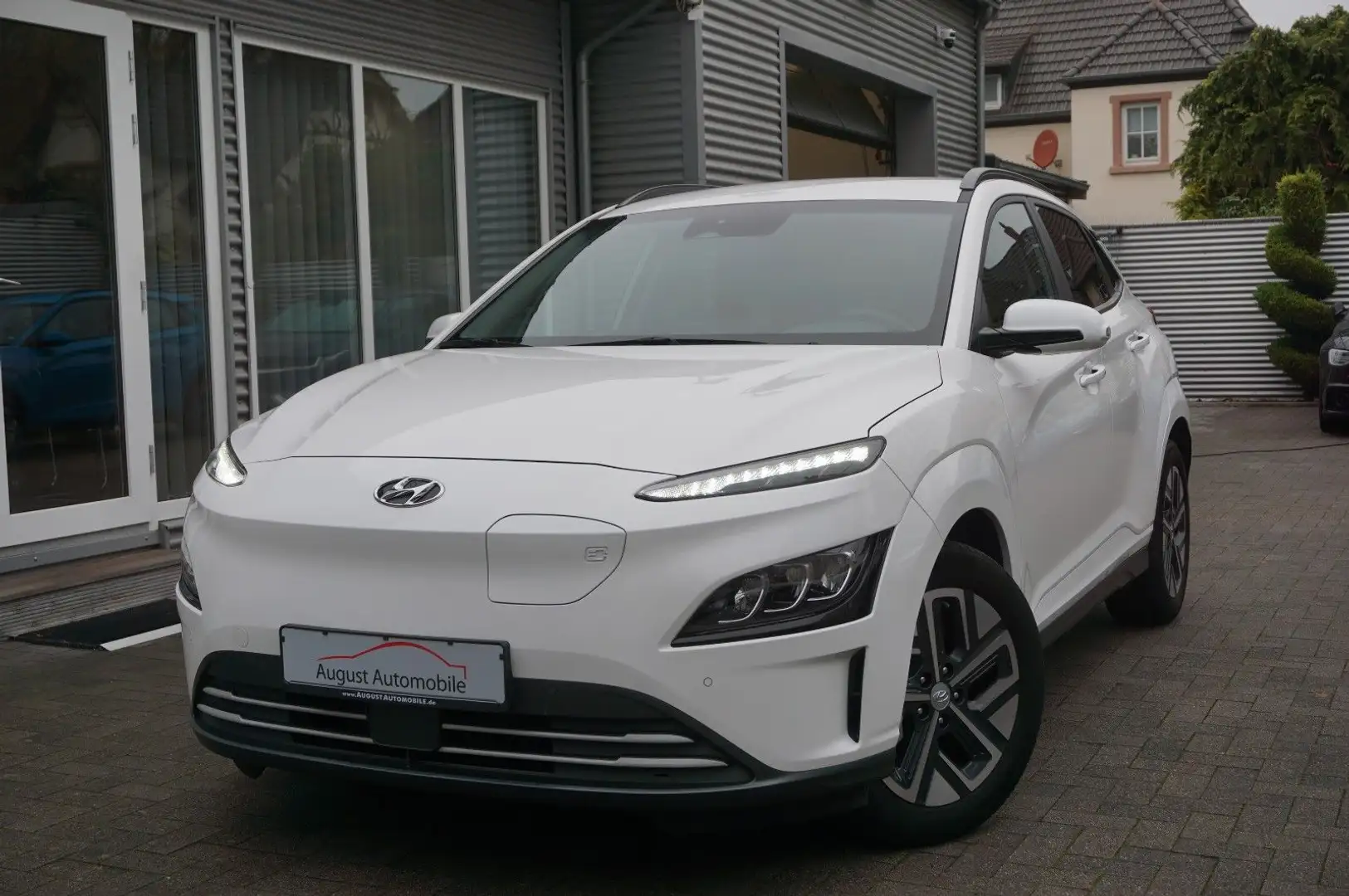 Hyundai KONA 2WD Navi KRELL Totwink PDC ACC LKA Carplay Білий - 1