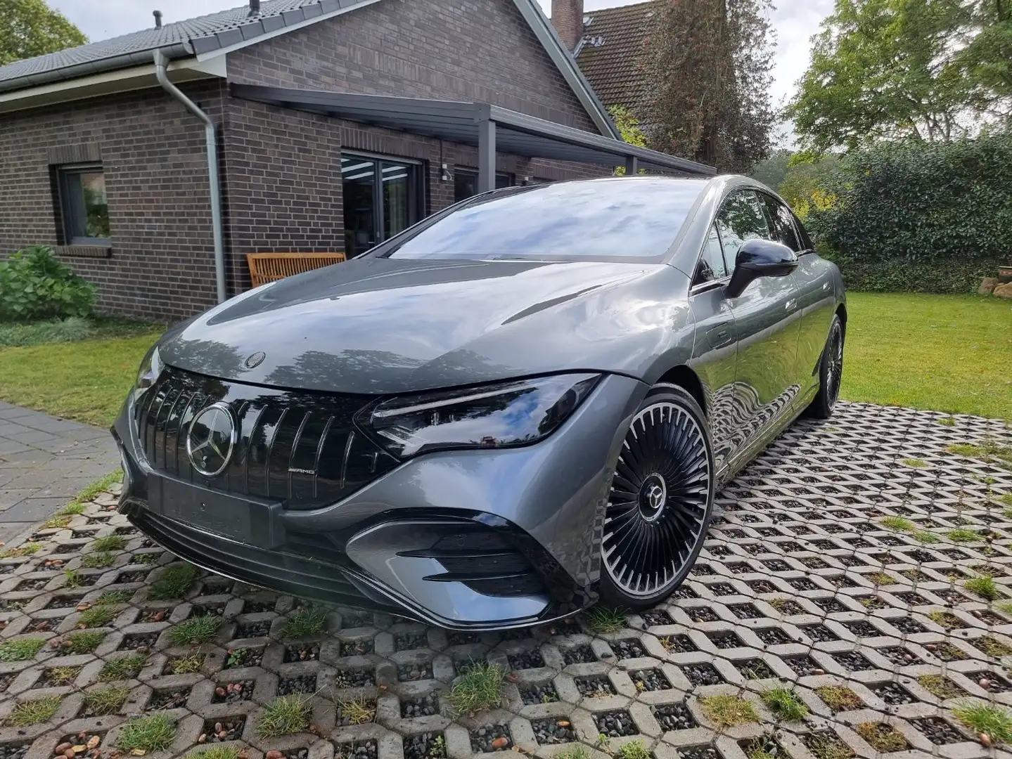 Mercedes-Benz EQE 53 AMG 53 4Matic+, Premium-Ausstattung, Hyperscreen Gris - 2