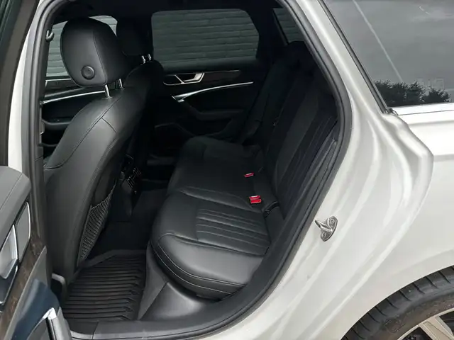 Audi A6 view 16