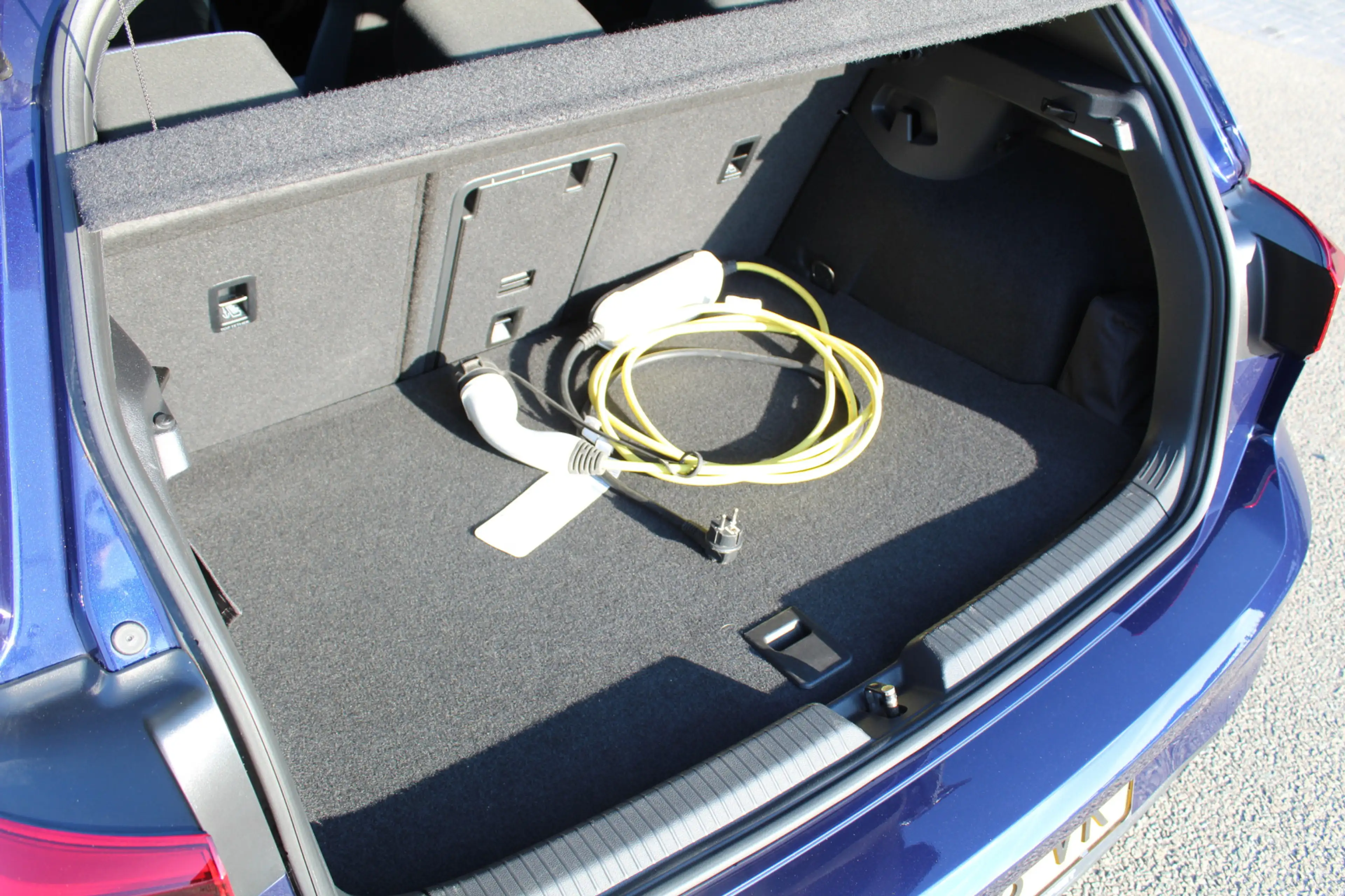 Volkswagen Golf GTE 1.4 eHybrid | Winter pakket | 4 season banden — photo 18