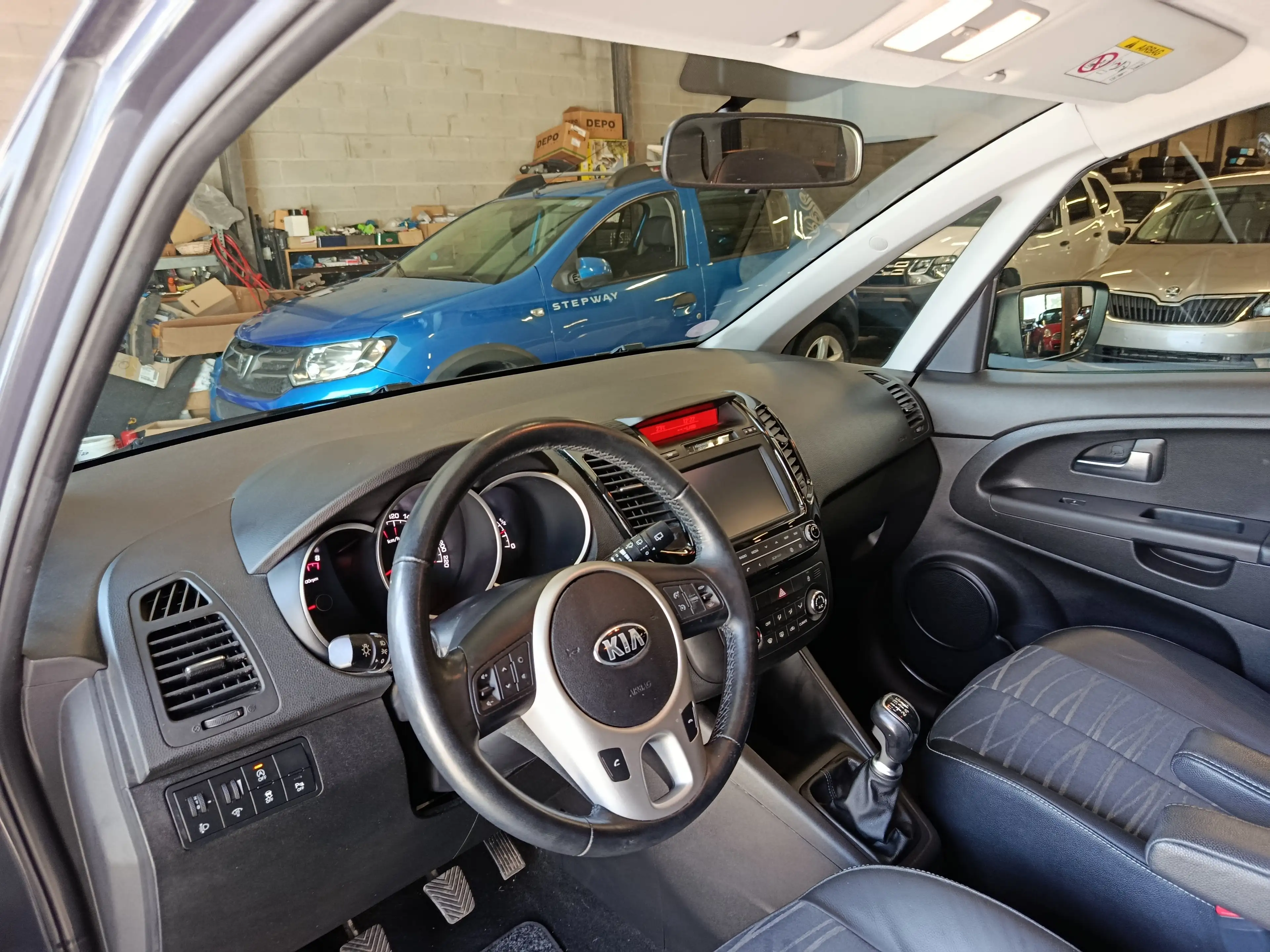 Kia Venga 1.4i Lounge — photo 8