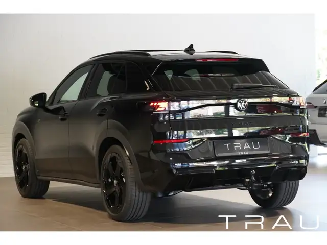 Volkswagen T-Roc view 4