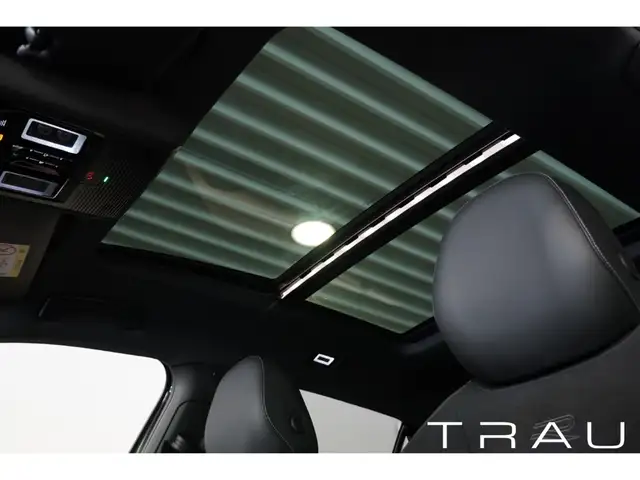 Volkswagen T-Roc view 12