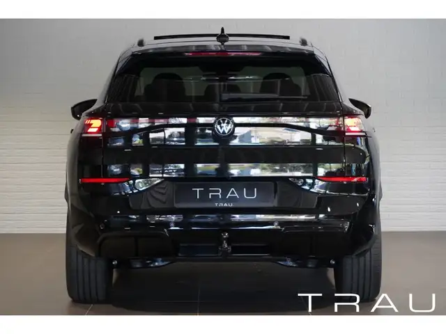 Volkswagen T-Roc view 5