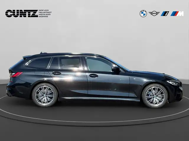 BMW 3 Series view 5