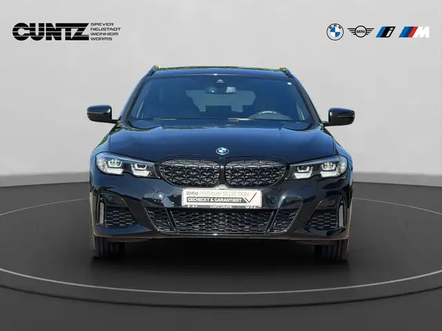 BMW 3 Series view 3