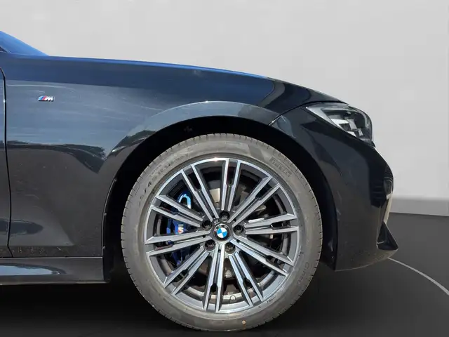 BMW 3 Series view 14