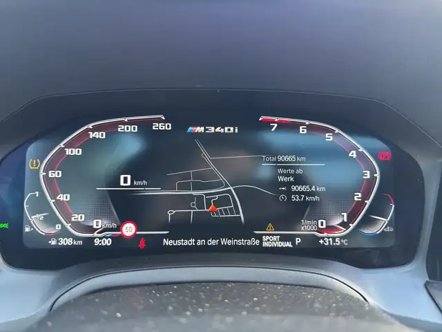 BMW 3 Series view 26