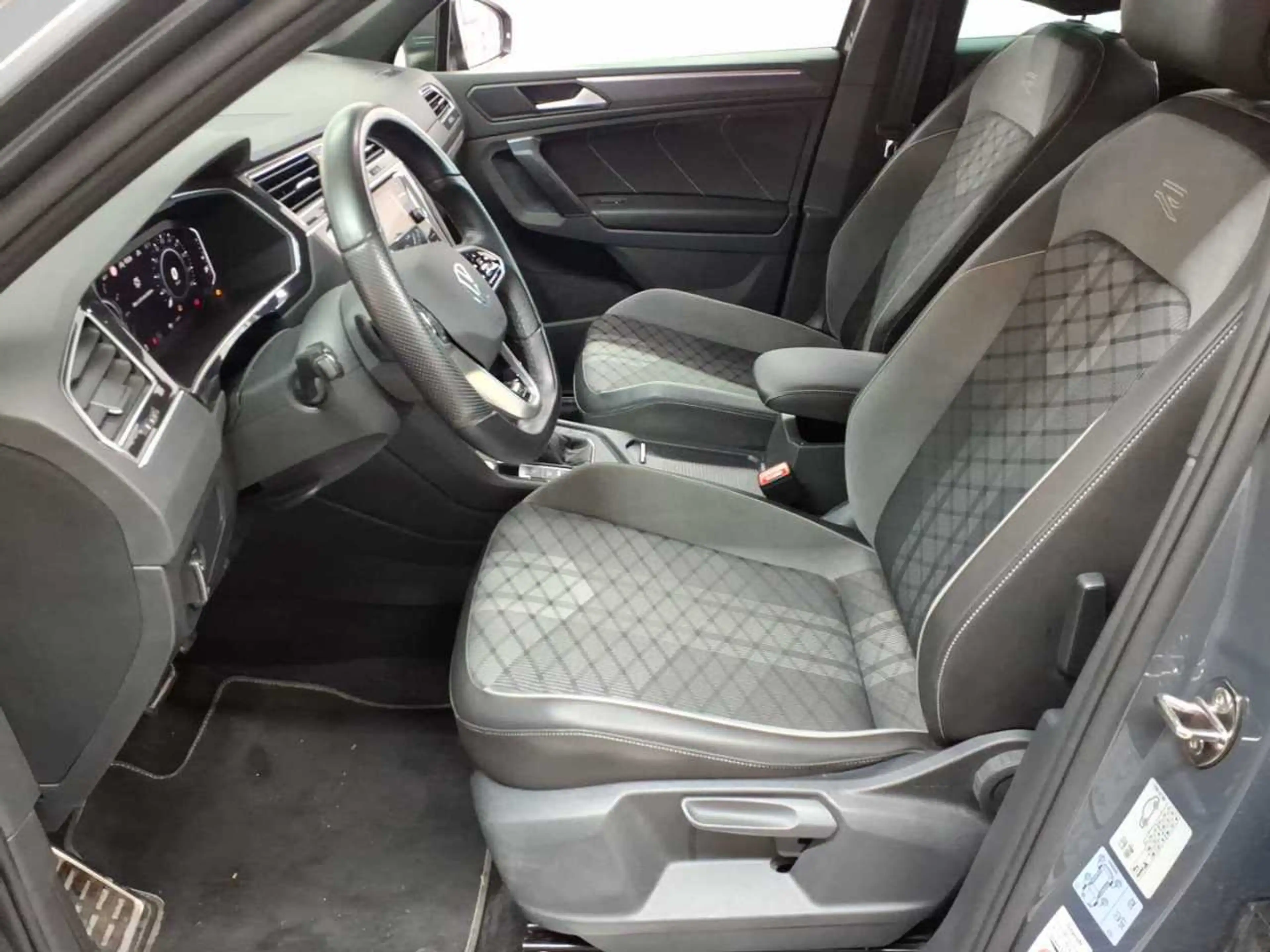 Volkswagen Tiguan Tiguan 1.4 eHybrid R-Line AHK KAM NAV — photo 7