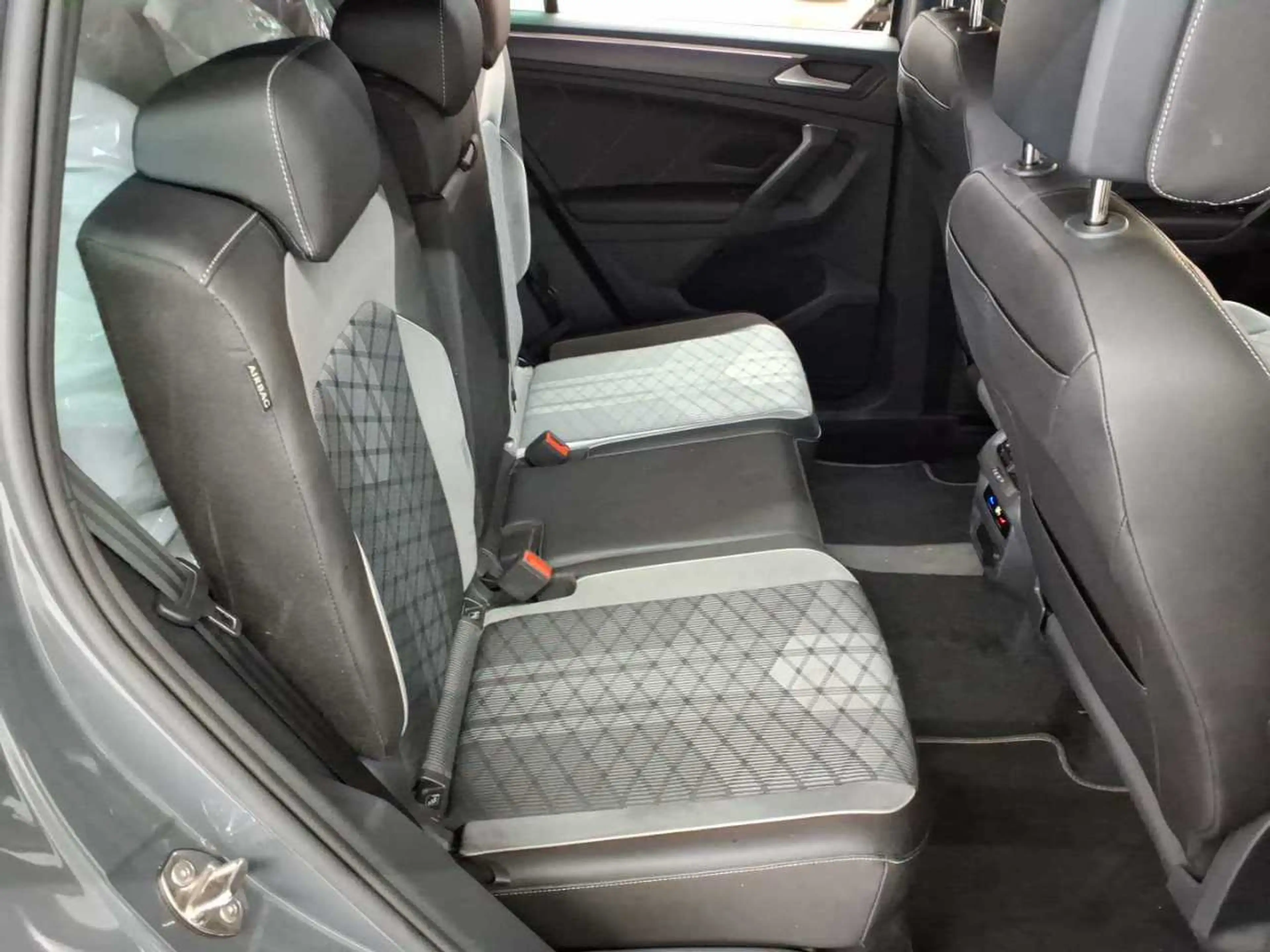 Volkswagen Tiguan Tiguan 1.4 eHybrid R-Line AHK KAM NAV — photo 14