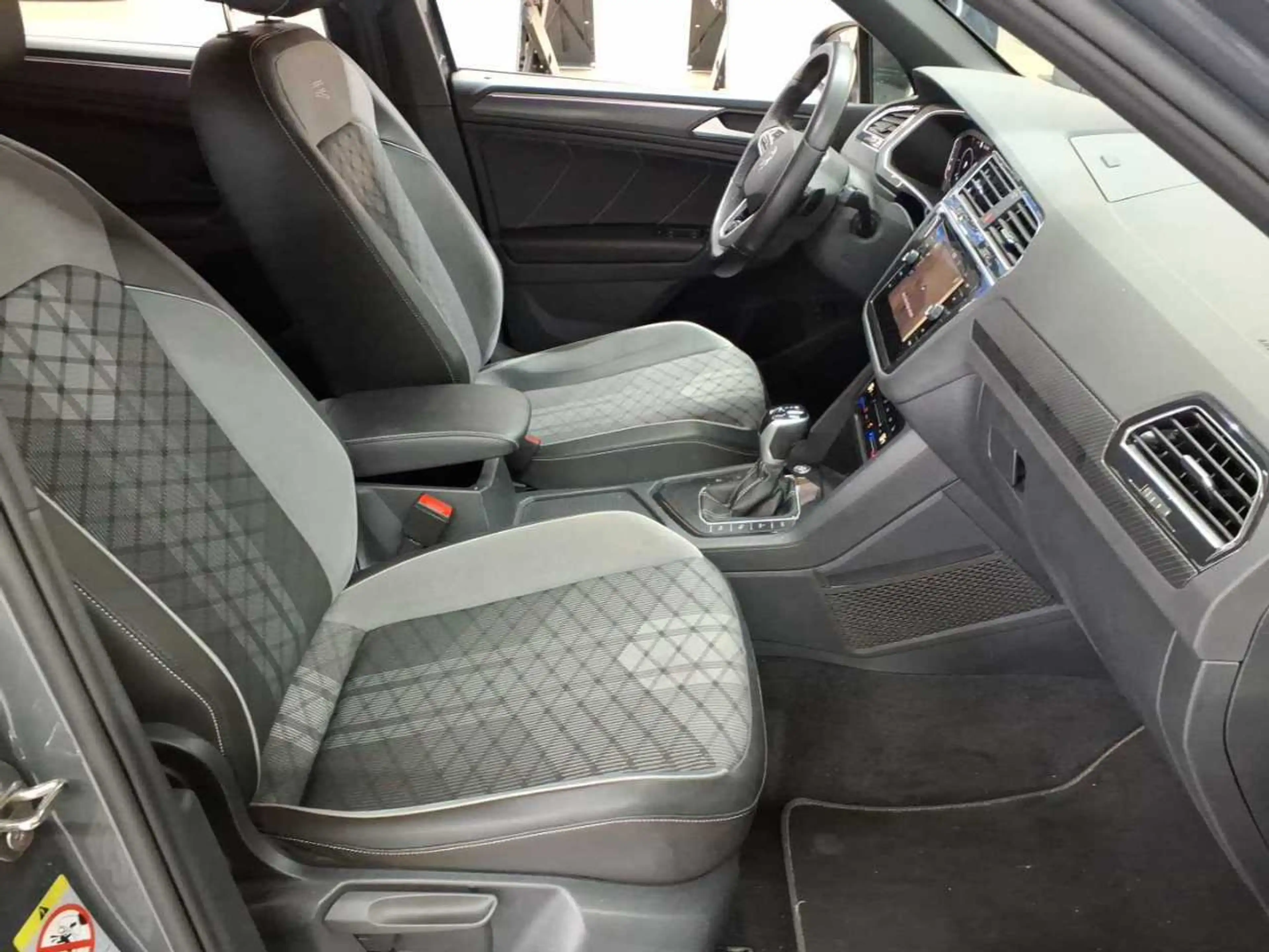 Volkswagen Tiguan Tiguan 1.4 eHybrid R-Line AHK KAM NAV — photo 8