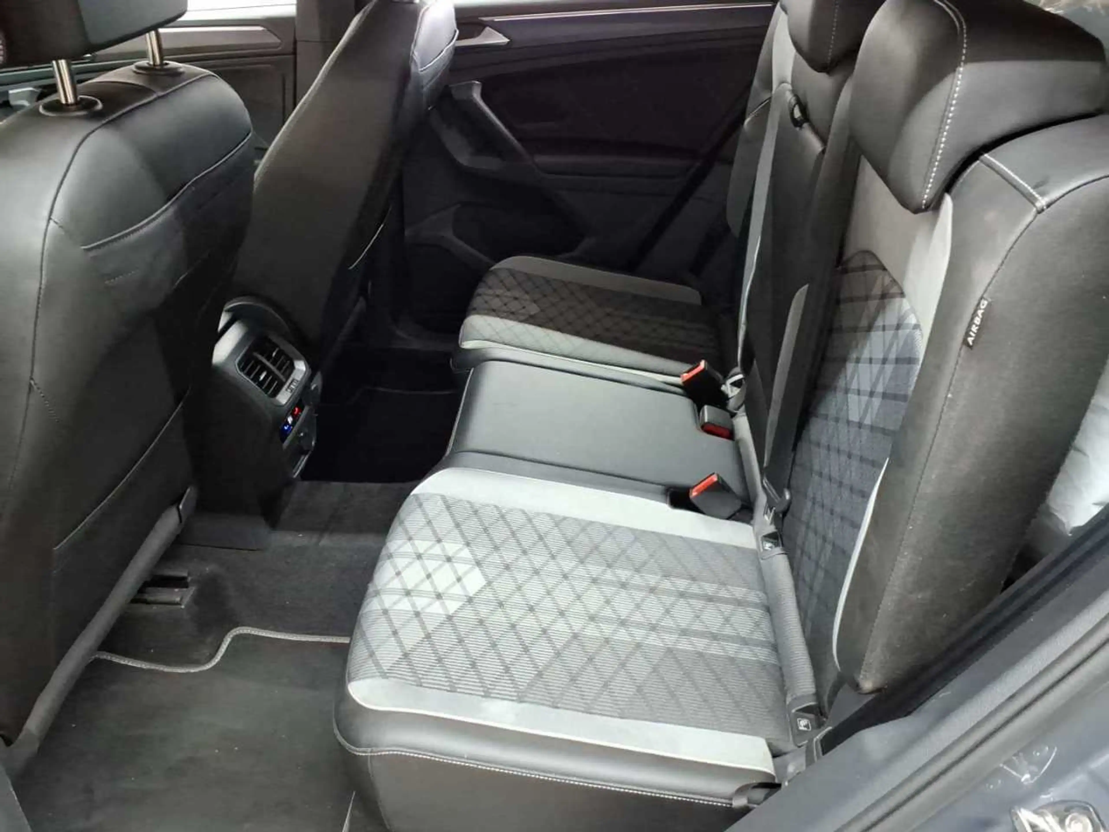 Volkswagen Tiguan Tiguan 1.4 eHybrid R-Line AHK KAM NAV — photo 13