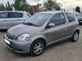 Toyota Yaris 1.3 VVT-I 87CH LUNA 3P Gris - thumbnail 2