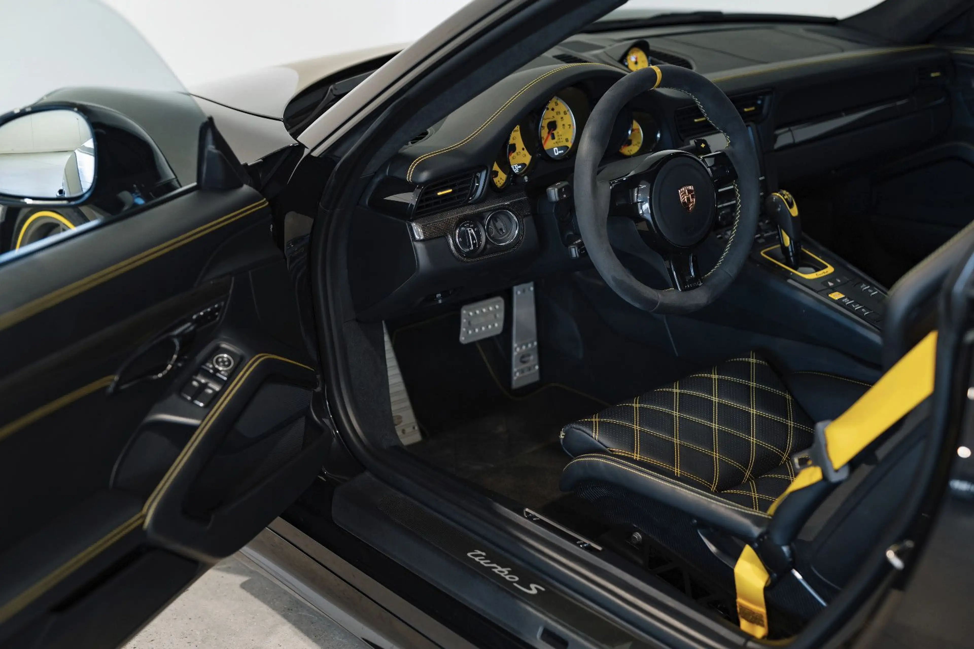 Porsche 911 Turbo S Techart — photo 14