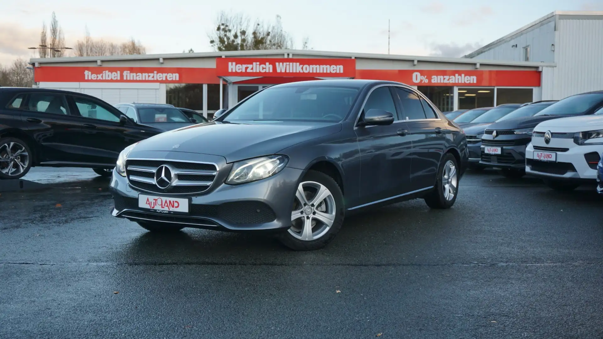 Mercedes-Benz E 200 E200 Avantgarde LED Navi Totwinkel Teilleder PDC Grau - 2