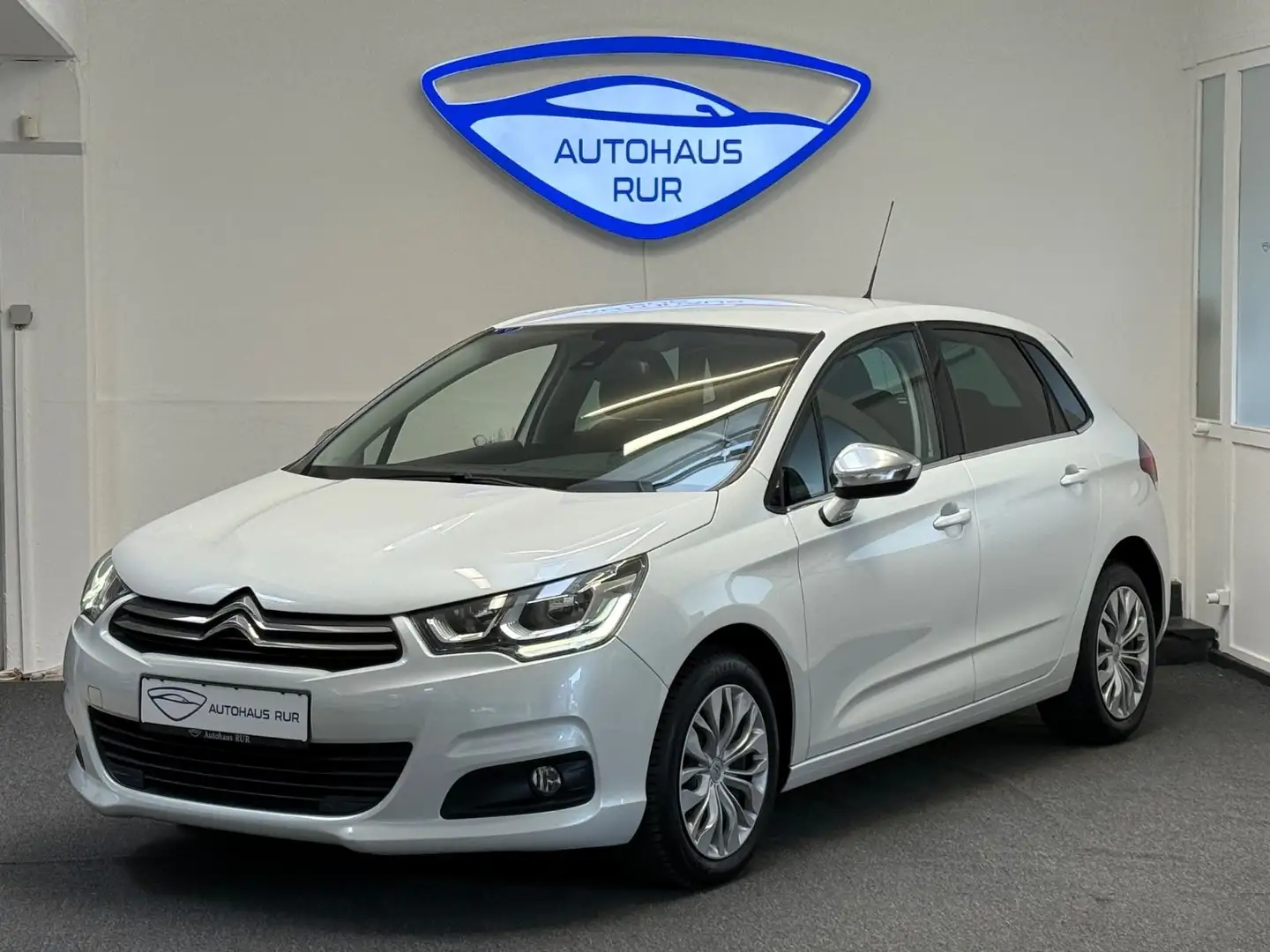 Citroen C4 Lim. Selection/TEMPOMAT/NAVI/PDC Weiß - 1