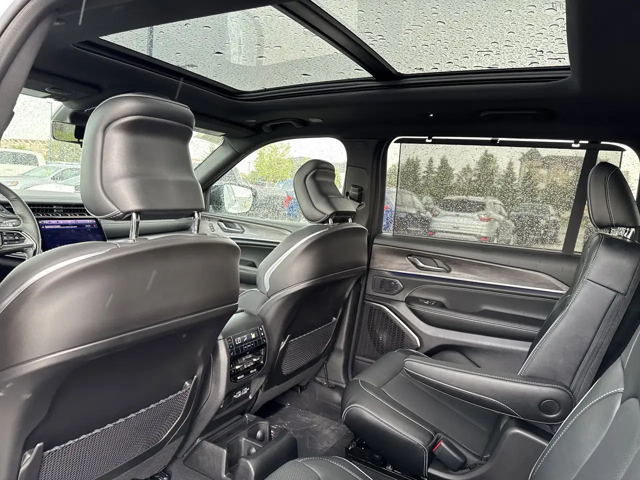 Jeep Grand Cherokee снимка Jeep Grand Cherokee