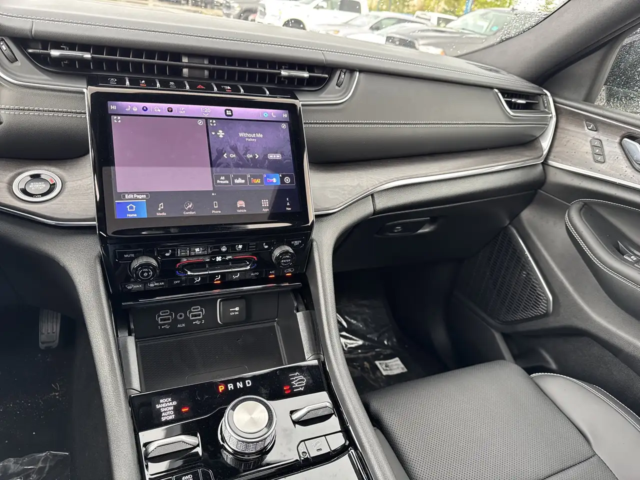 Jeep Grand Cherokee снимка Jeep Grand Cherokee