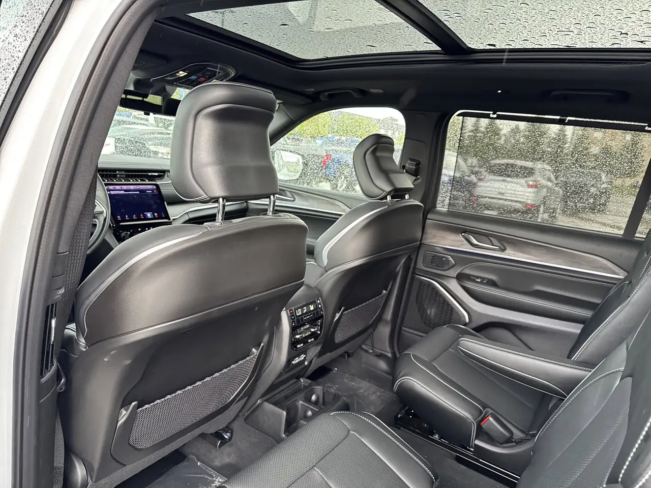 Jeep Grand Cherokee снимка Jeep Grand Cherokee