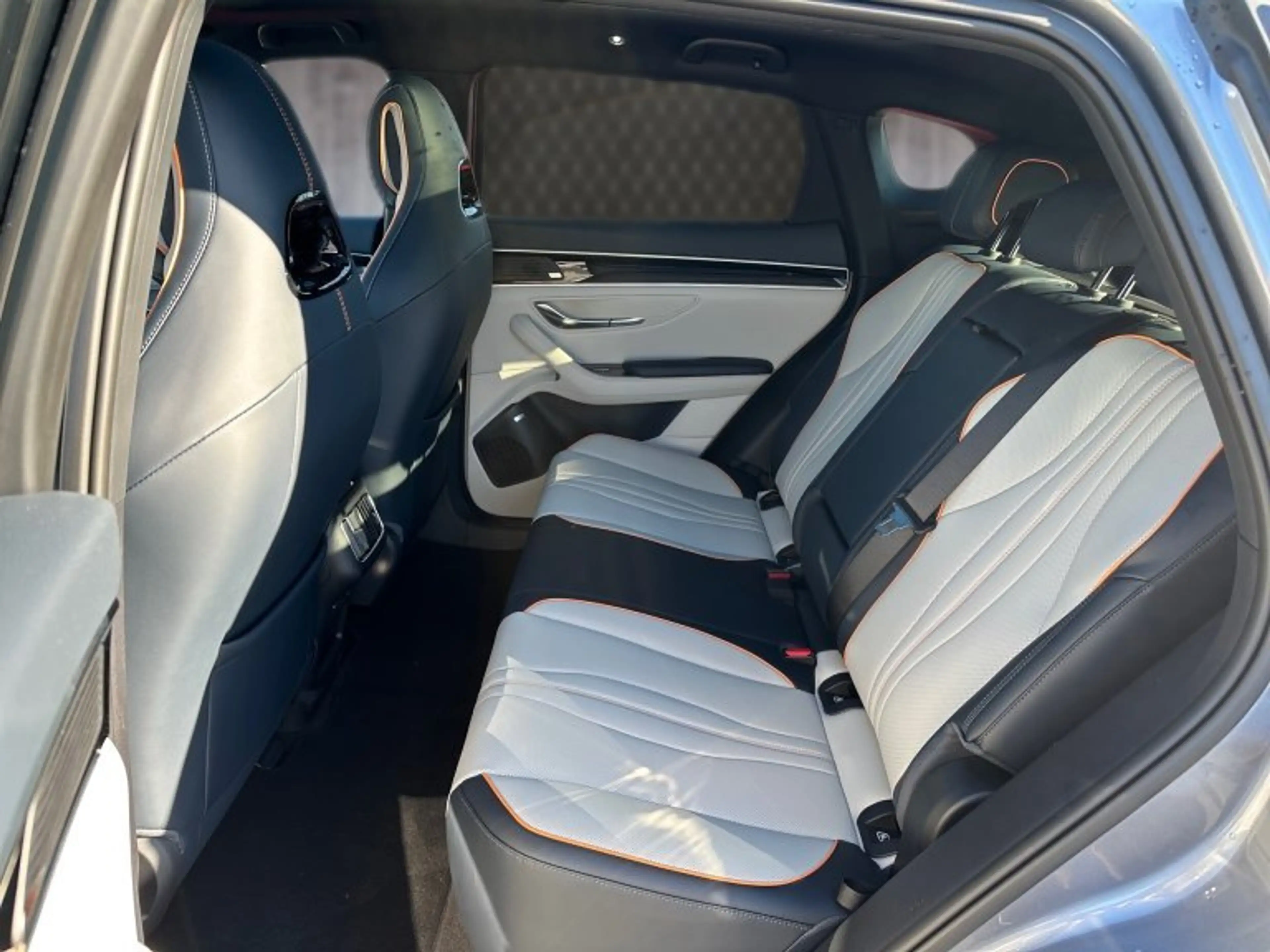 BYD Seal U DM-i Design AWD — photo 7