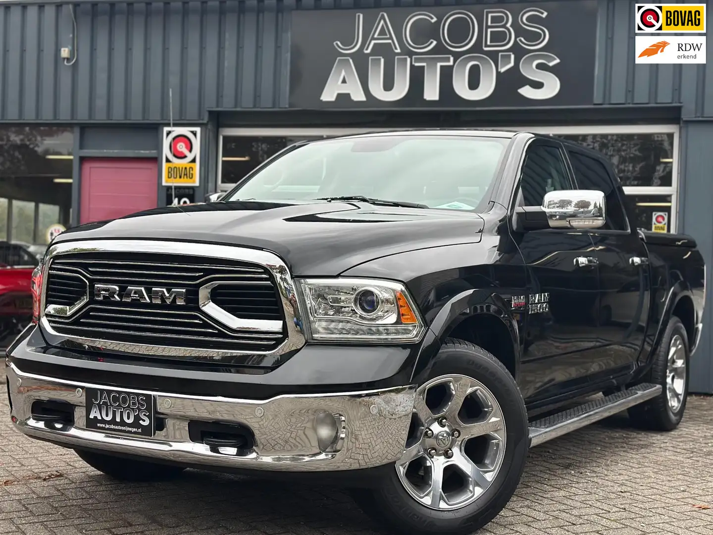 Dodge RAM 1500 5.7 V8 Crew Cab laramie Noir - 1