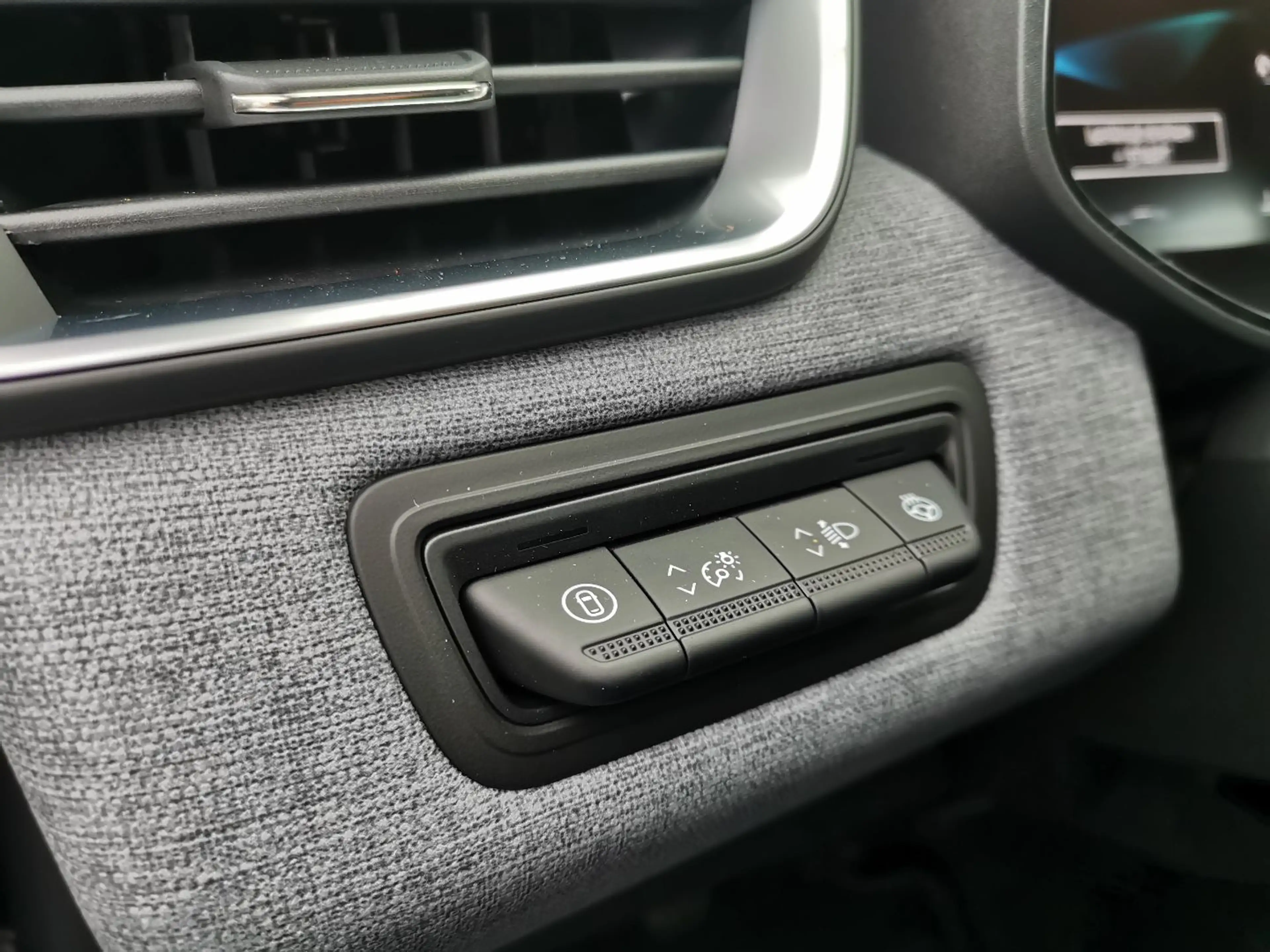 Mitsubishi Colt PLUS 1.0 T-Benzin - Werksgarantie bis 12/2030 — photo 13