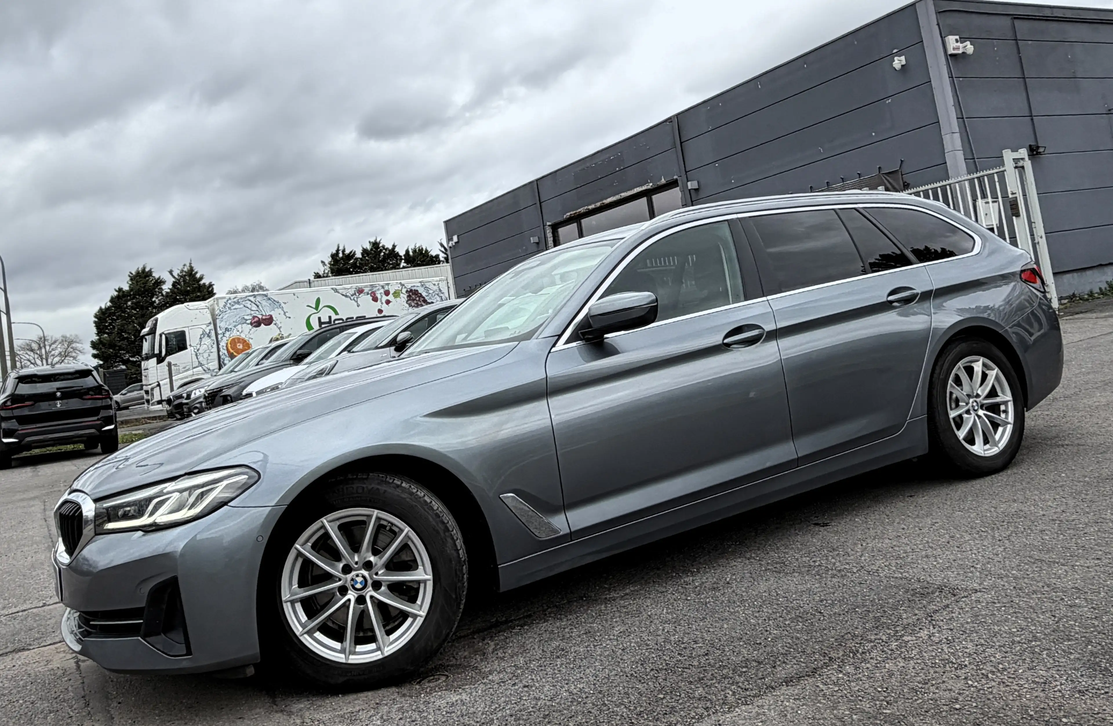 BMW 518 dA CONFORT SEATS/CAMERA/KEYLESS/COCKPIT/CAMERA — photo 4