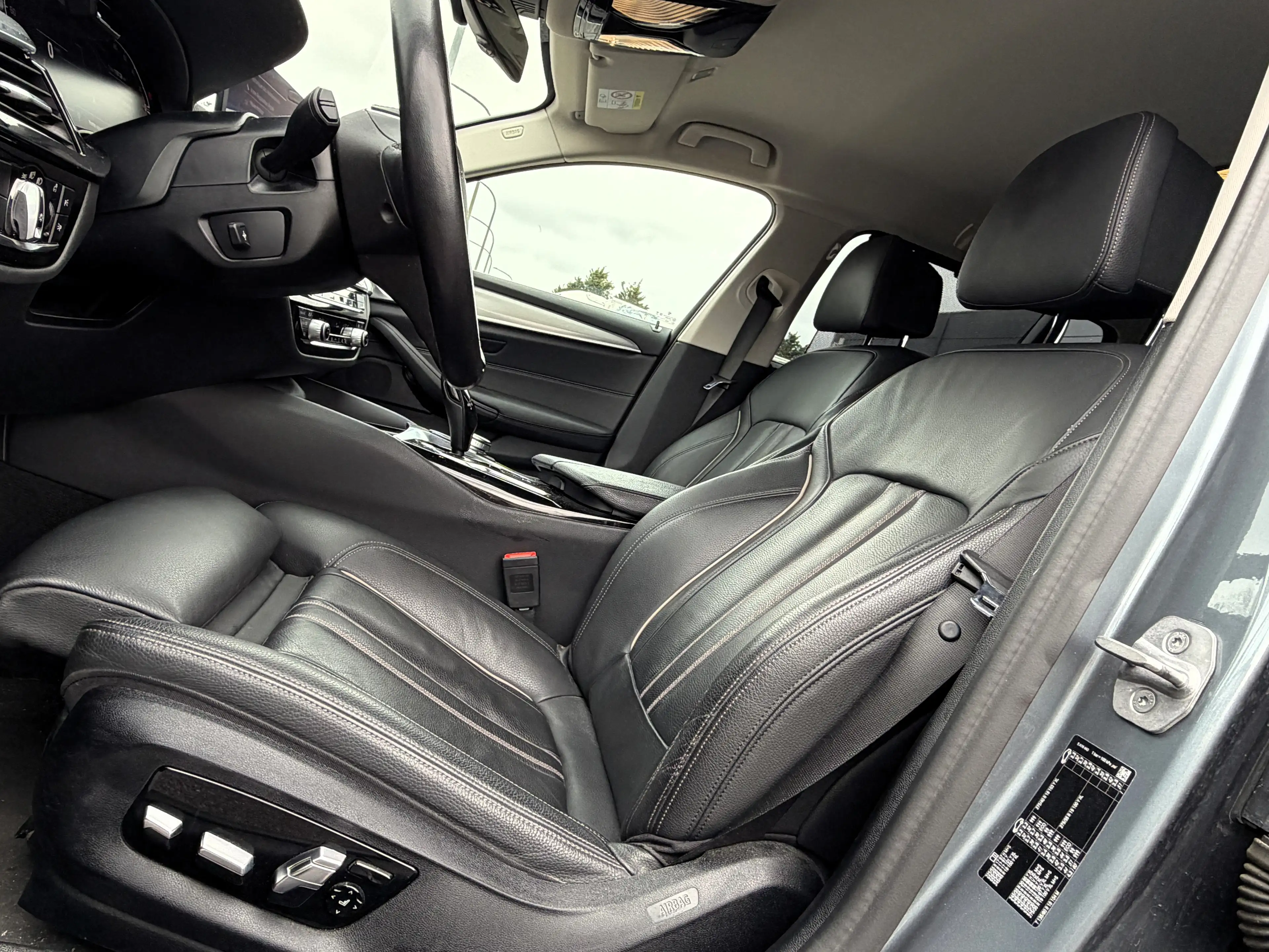BMW 518 dA CONFORT SEATS/CAMERA/KEYLESS/COCKPIT/CAMERA — photo 14