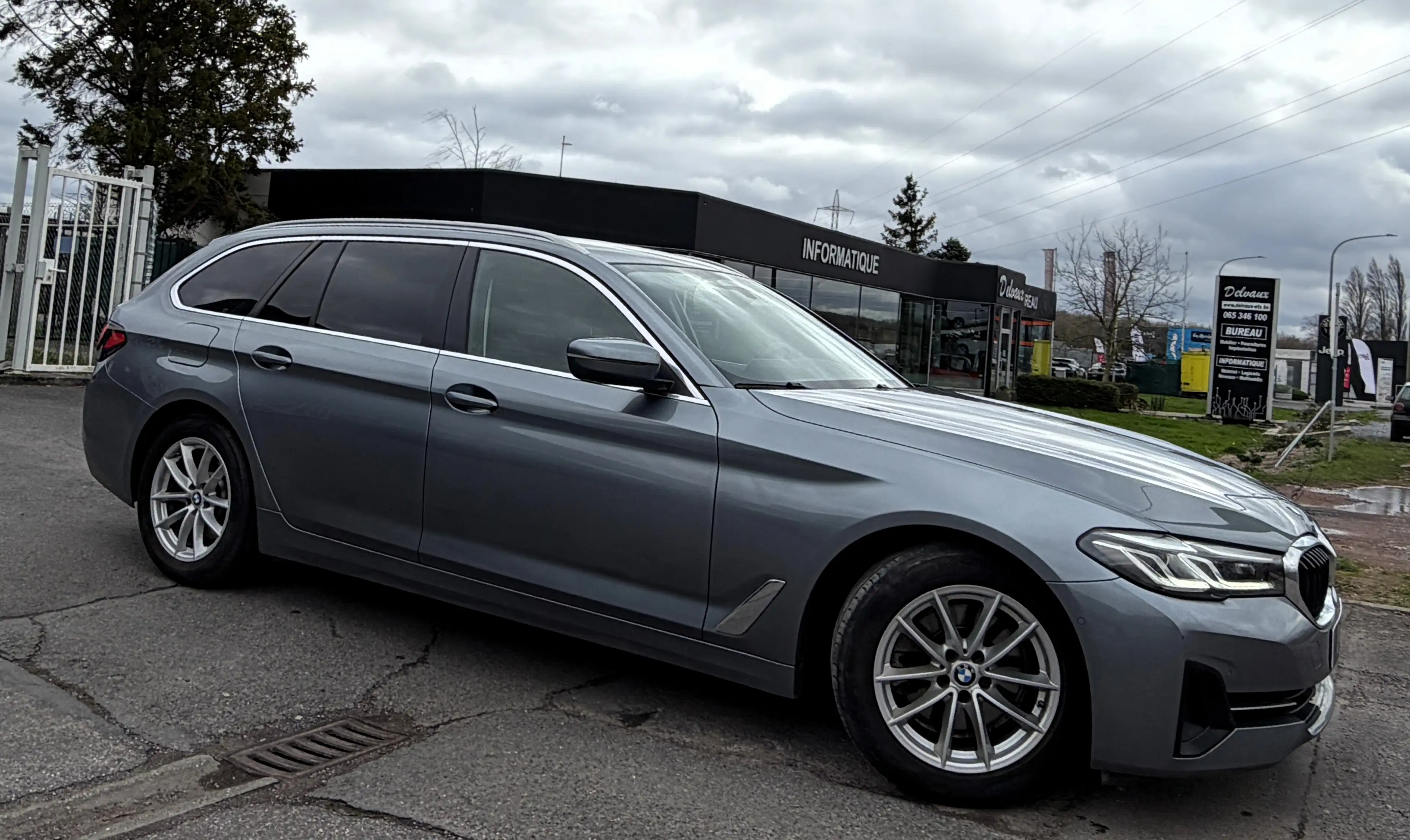 BMW 518 dA CONFORT SEATS/CAMERA/KEYLESS/COCKPIT/CAMERA — photo 9