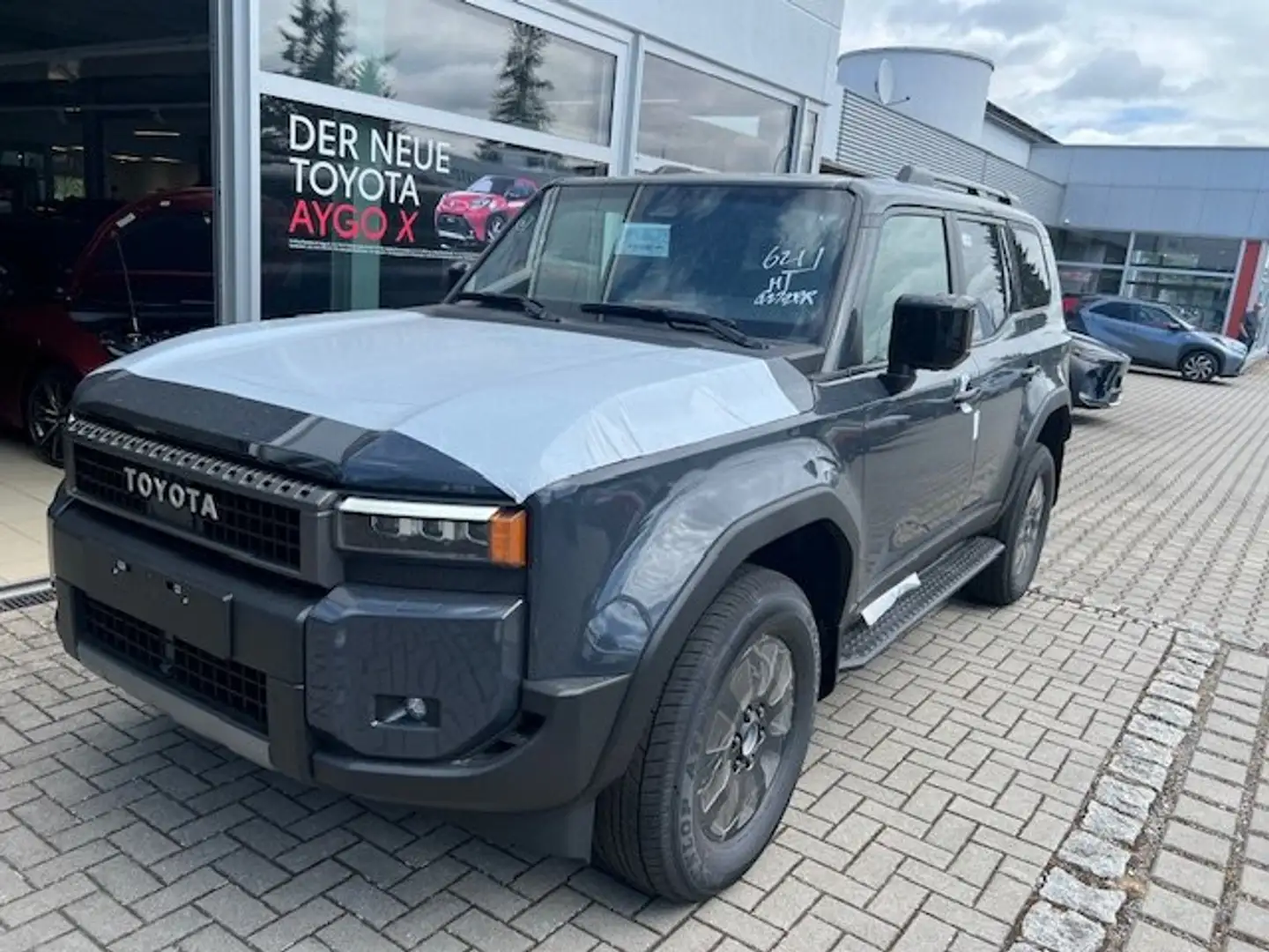Toyota Land Cruiser 2.8 D-4D Automatik Executive Gris - 1
