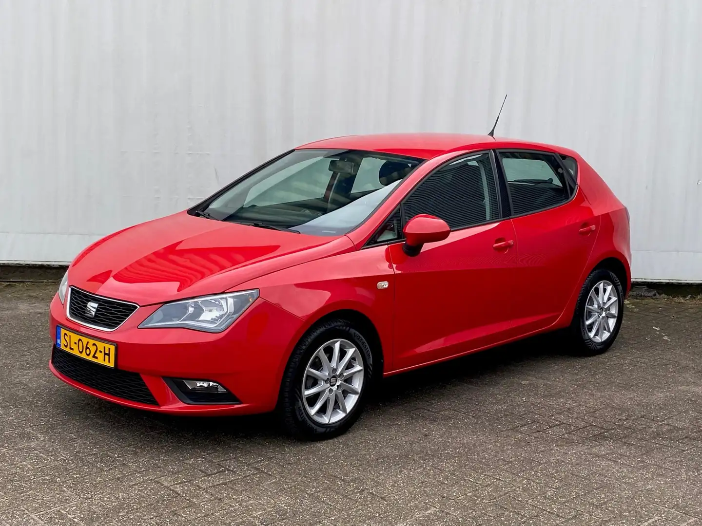 SEAT Ibiza 1.2 TSI Style 90pk 5drs /park.sens/ blueth Rouge - 2