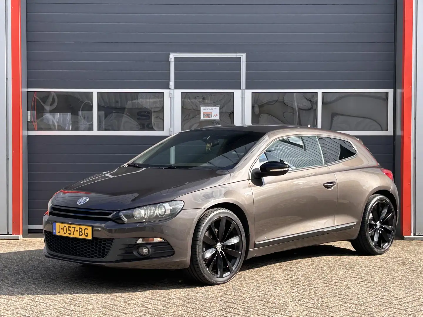 Volkswagen Scirocco 1.4 TSI Highline Plus Grijs - 2